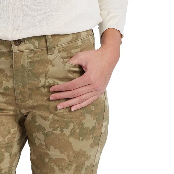 NWT Chaps Camo Print Mid-rise Slim Leg Super Stretch Skinny Pant 4 - Picture 1 of 16